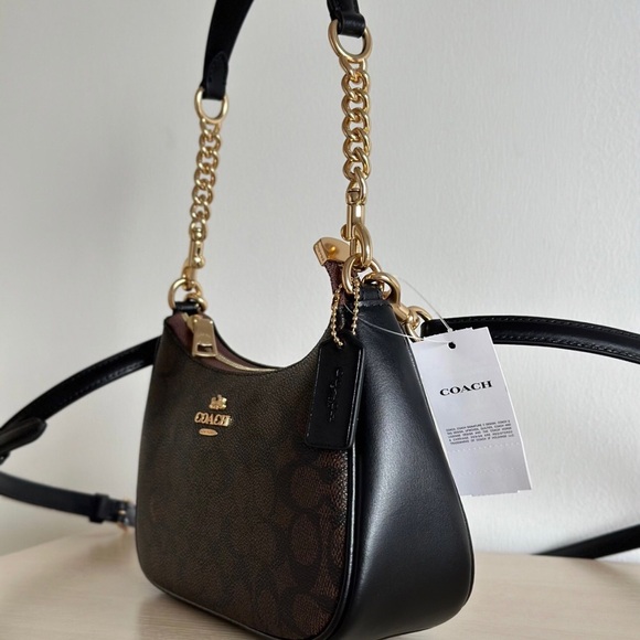 coach Teri Shoulder Bag In Signature Canvas - Picture 3 of 7